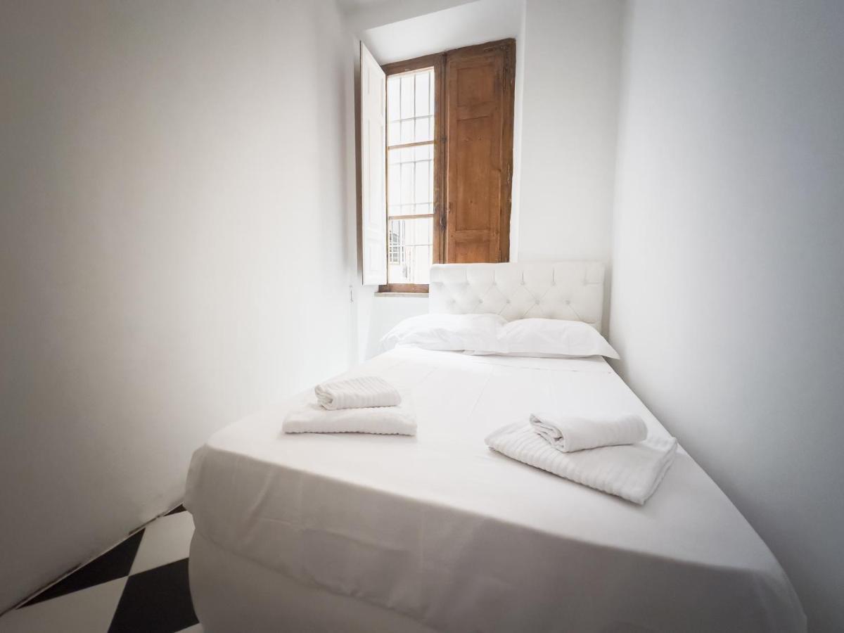 Domus Sant'Elena 2 Apartman Róma Kültér fotó